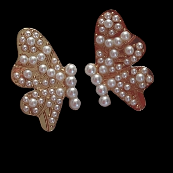 Butterfly 🦋 Earrings - Picture 2 of 4